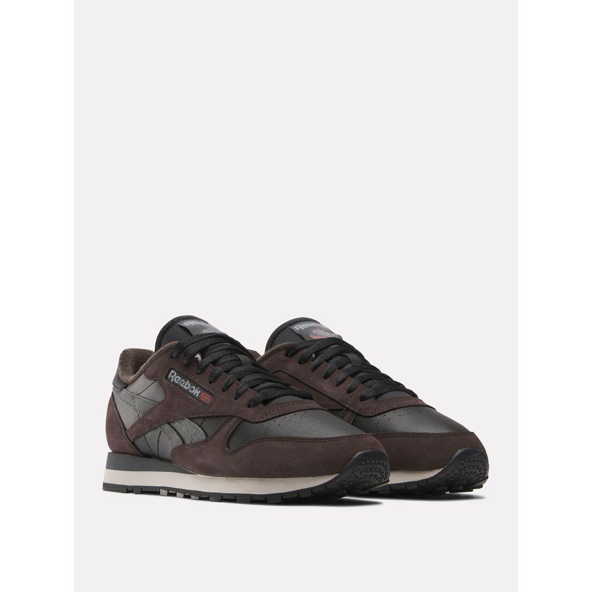 حذاء سنيكرز بتفاصيل مُتباينة ورباط غلق-men-shoes-sneakers-image-1