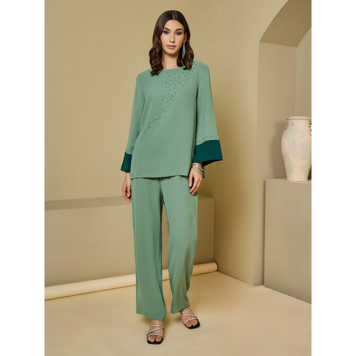 أميرة x ستايلي طقم من بنطال بأرجل واسعة وبلوزة بتفاصيل مُتباينة-women-clothing-coordsets-image-1