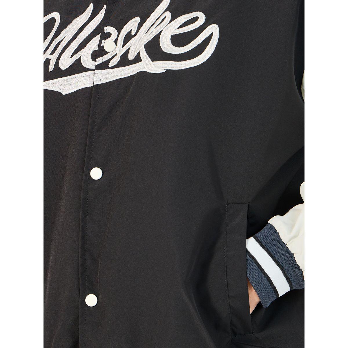 جاكيت بومبر بأكمام طويلة وتفاصيل مُتباينة مع أزرار-men-clothing-jacketsandblazers-jackets-image-4