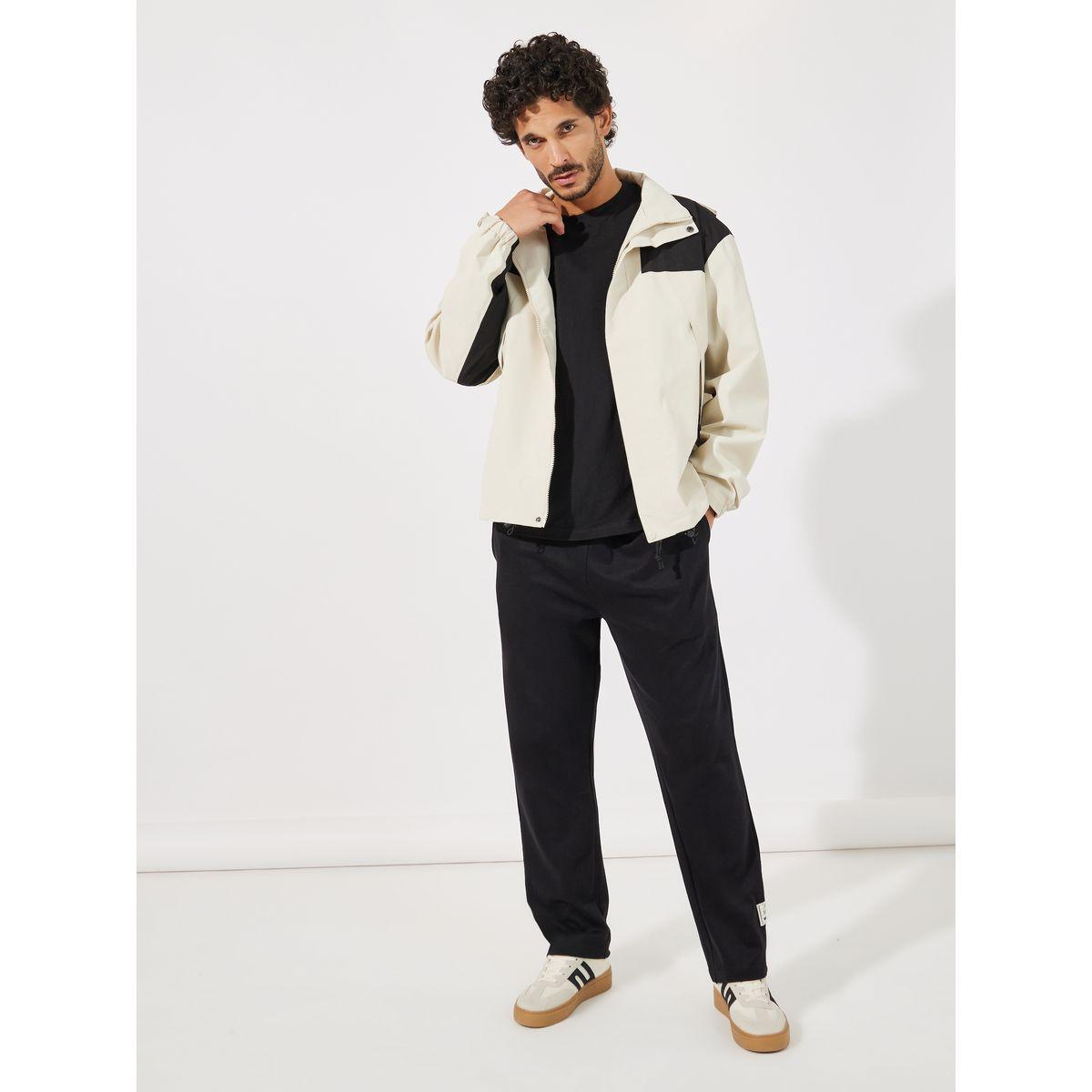 جاكيت وايند بريكر بنمط كتل الالوان وياقة هودي-men-clothing-jacketsandblazers-jackets-image-2