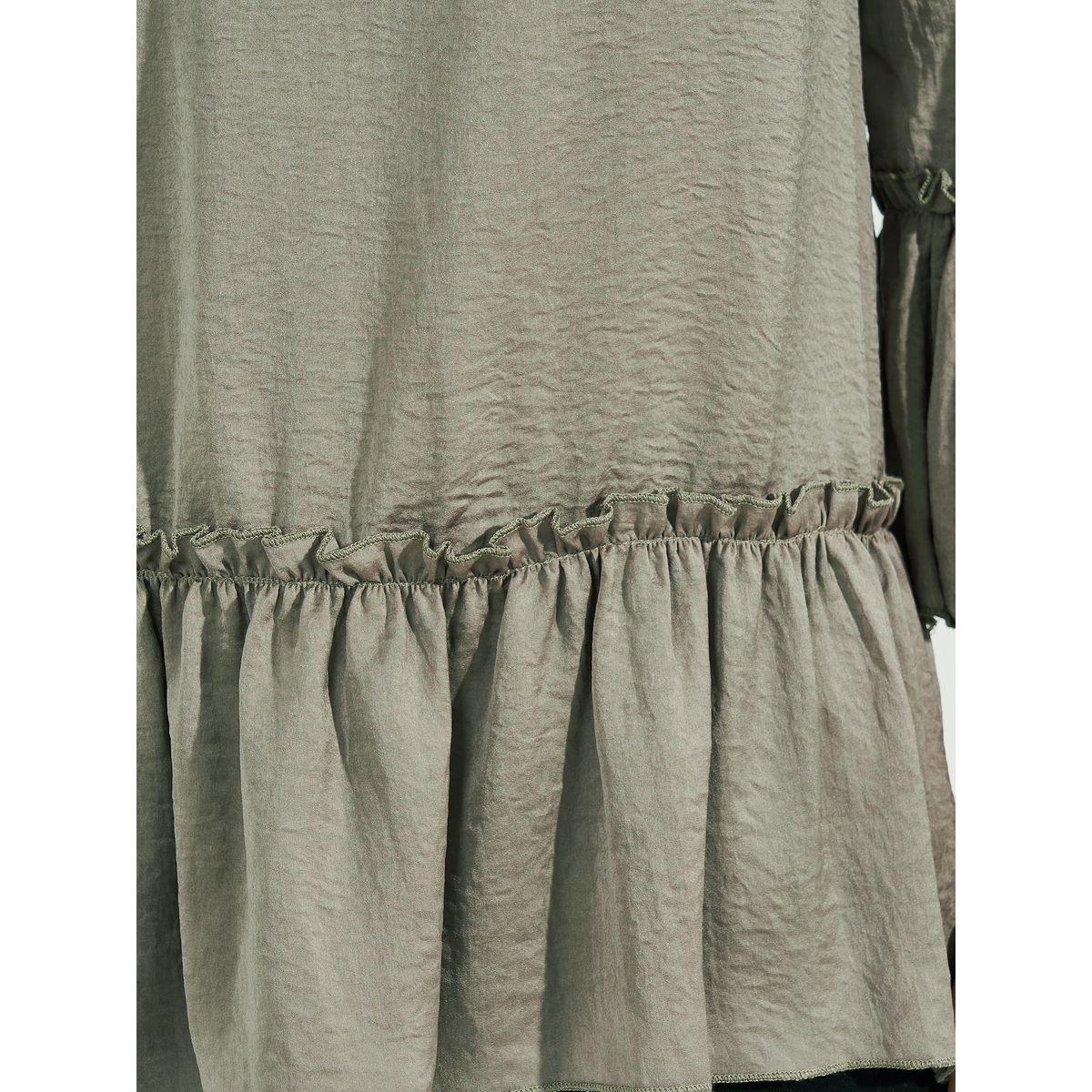 بلوزة سادة بتفاصيل كشكش مع أكمام بنمط جرس-women-clothing-shirtsandblouses-blouses-image-2
