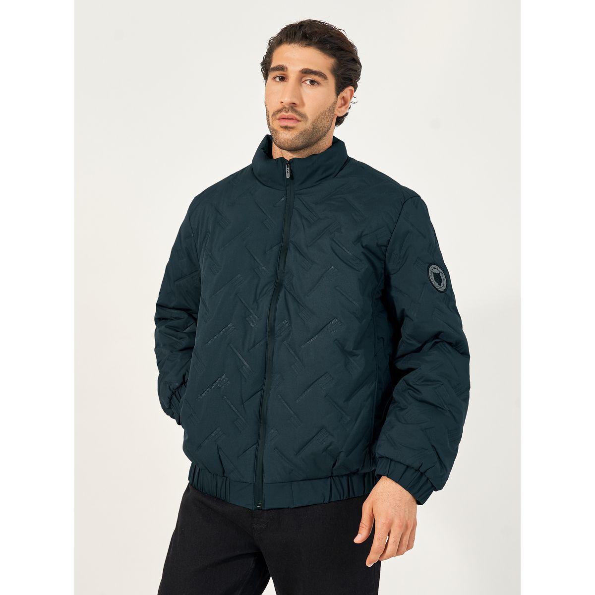 جاكيت منفوخ بنسيج شيفرون مع شارة-men-clothing-jacketsandblazers-jackets-image-1
