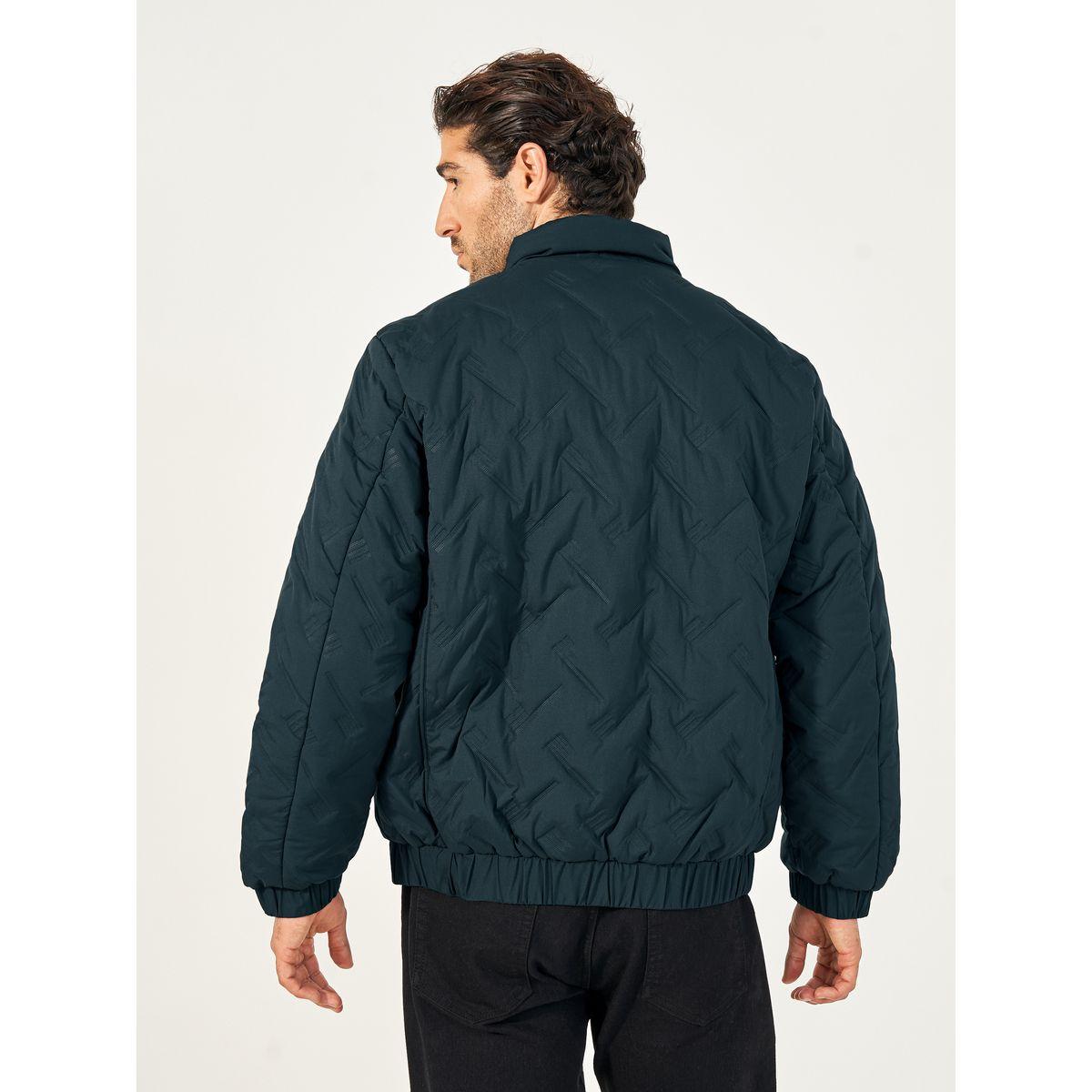 جاكيت منفوخ بنسيج شيفرون مع شارة-men-clothing-jacketsandblazers-jackets-image-5