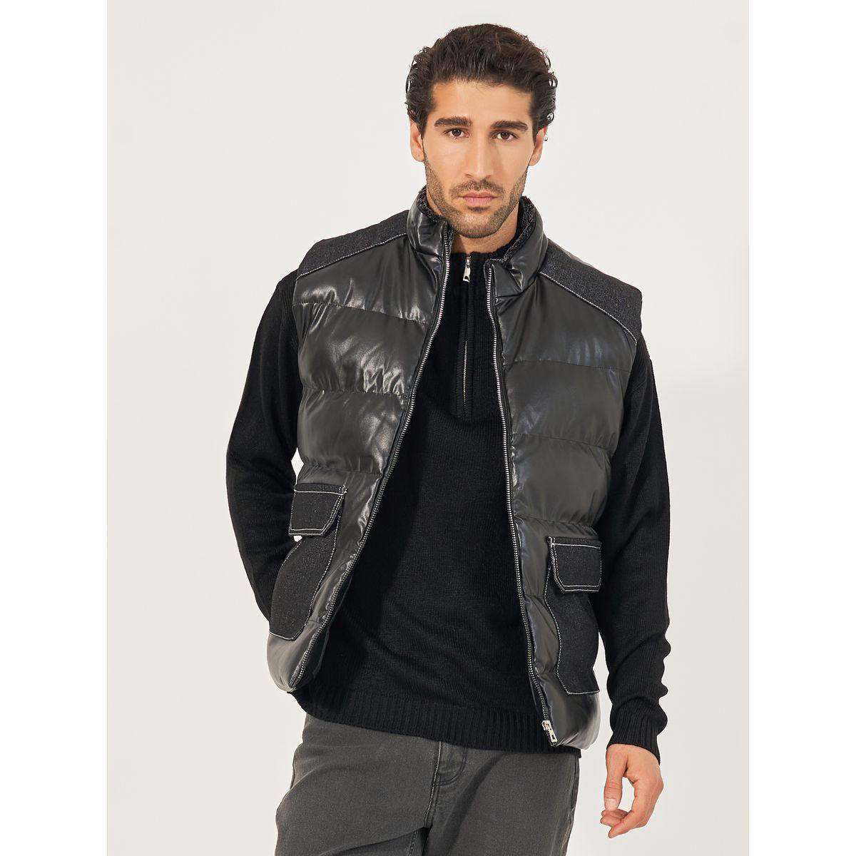 Styli Patch Pocket Detail Quilted Sleeveless Puffer Jacket with Zip-men-clothing-jacketsandblazers-jackets-image-3