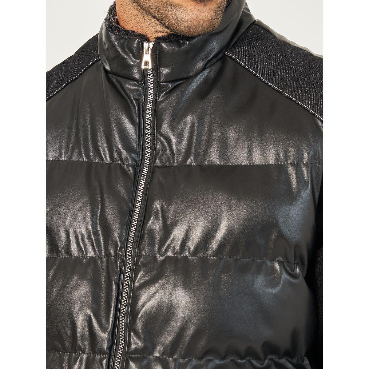 Styli Patch Pocket Detail Quilted Sleeveless Puffer Jacket with Zip-men-clothing-jacketsandblazers-jackets-image-4