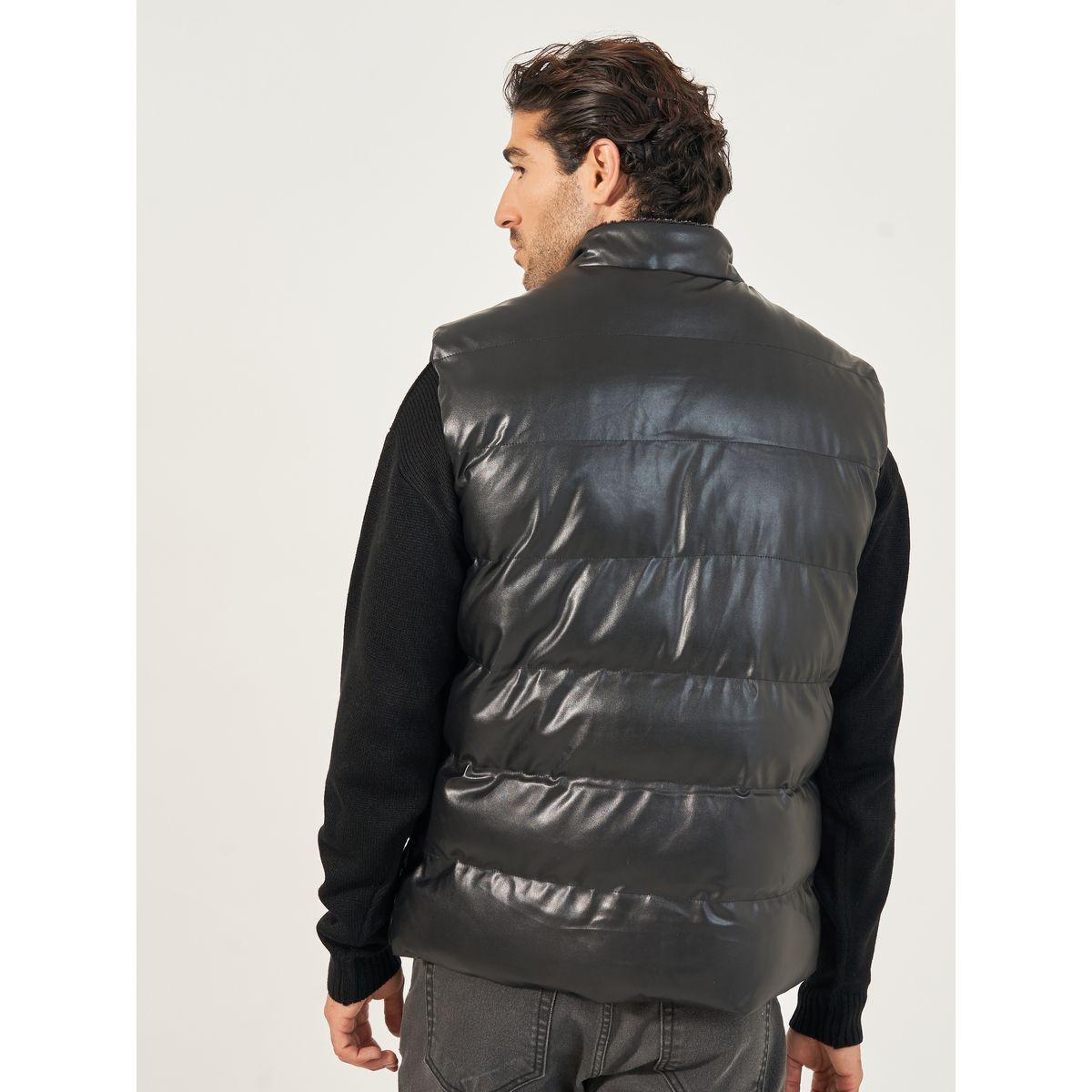 Styli Patch Pocket Detail Quilted Sleeveless Puffer Jacket with Zip-men-clothing-jacketsandblazers-jackets-image-5