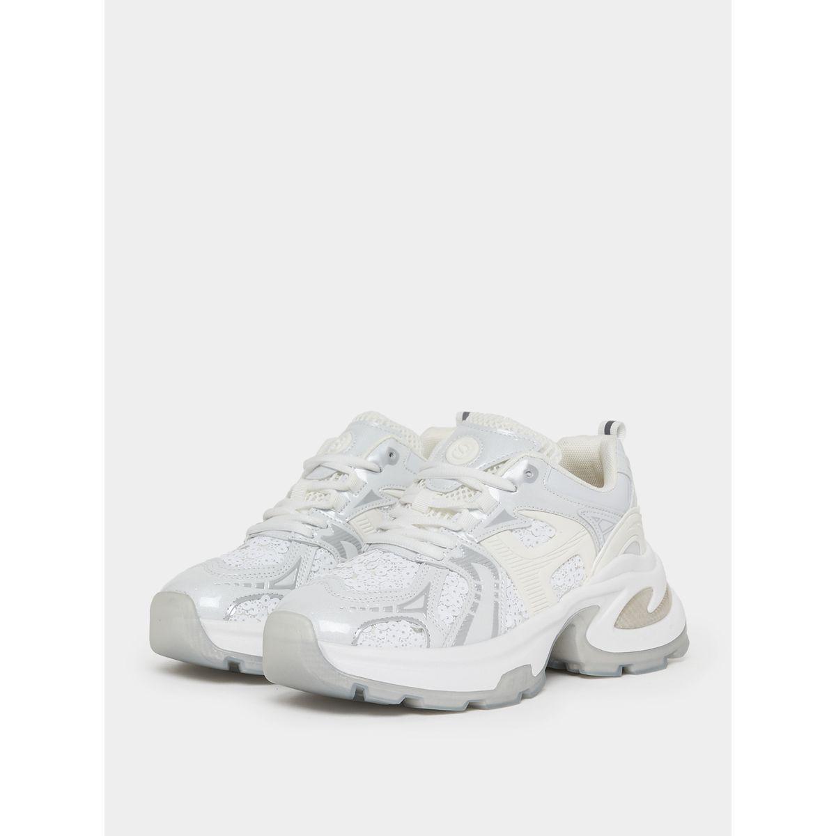 حذاء سنيكرز بنعل شانكي وتفاصيل بارزة الملمس-women-shoes-sneakers-image-2