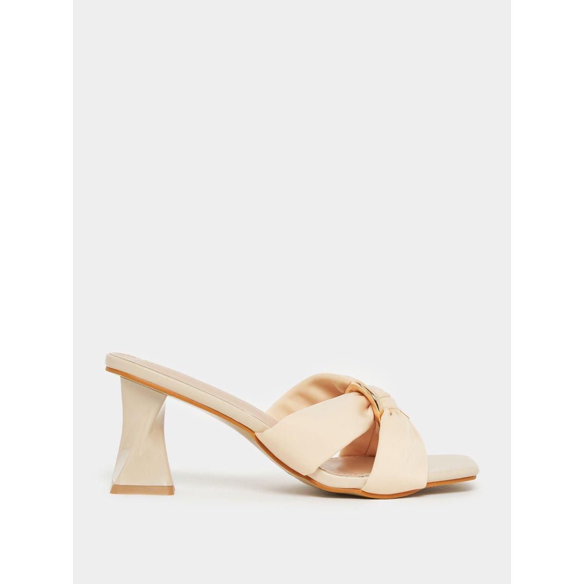 صندل مزين بعقدة وحلية معدنية-women-shoes-heels-image-1