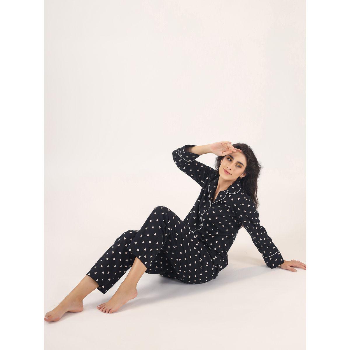 طقم من بنطال بيجاما مع بلوزة بتفاصيل محزوزة سانسكريتي هومز × ستايلي-women-clothing-nightwear-pyjamas-longsets-image-4