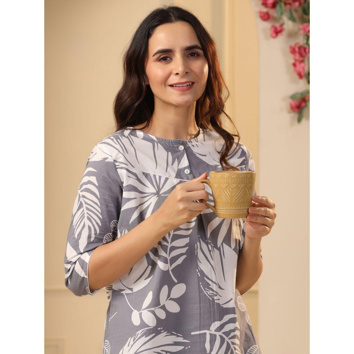 طقم من بنطال بيجاما مع بلوزة بطبعة استوائية سانسكريتي هومز × ستايلي-women-clothing-nightwear-pyjamas-longsets-image-6