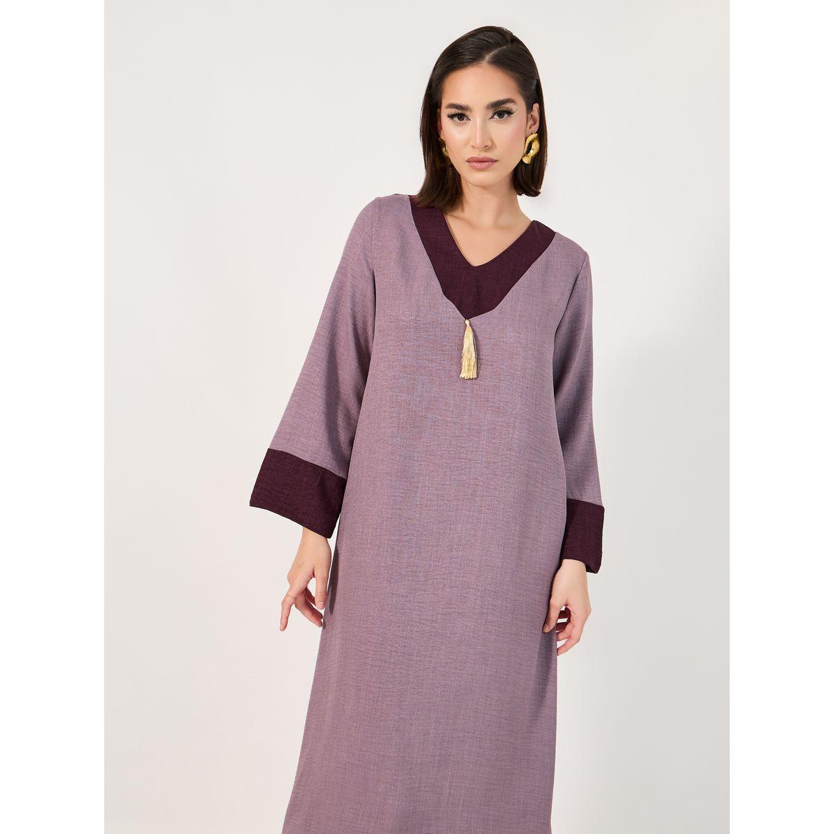 Amirah X Styli Contrast Cuff Jalabiya with Tassel Detail-women-arabicclothing-jalabiyas-image-2