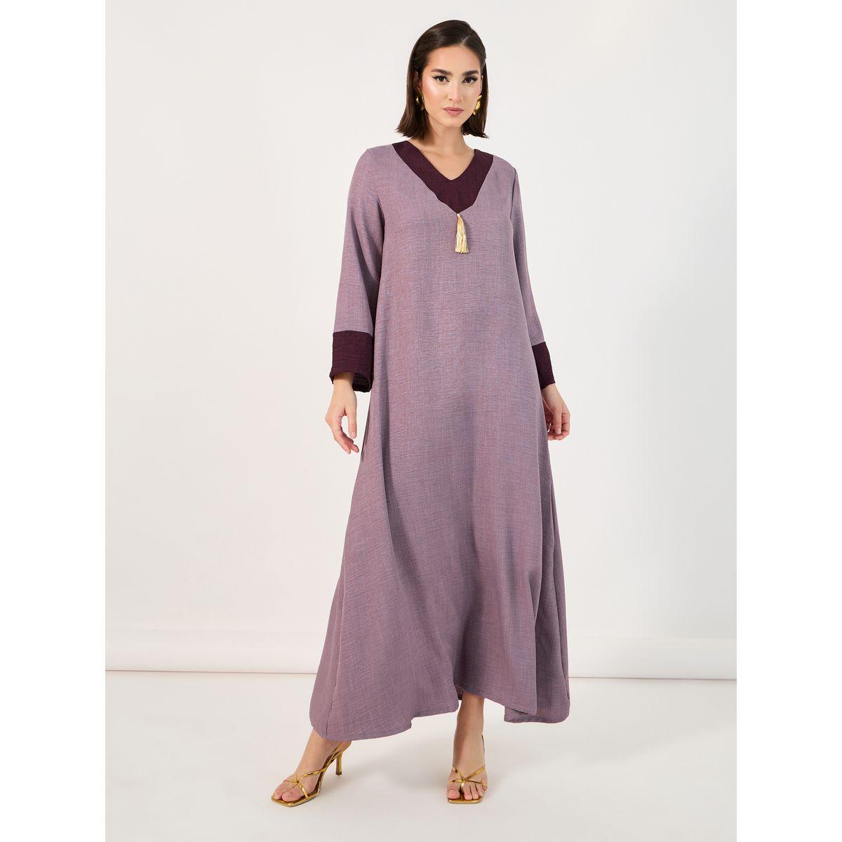 Amirah X Styli Contrast Cuff Jalabiya with Tassel Detail-women-arabicclothing-jalabiyas-image-4