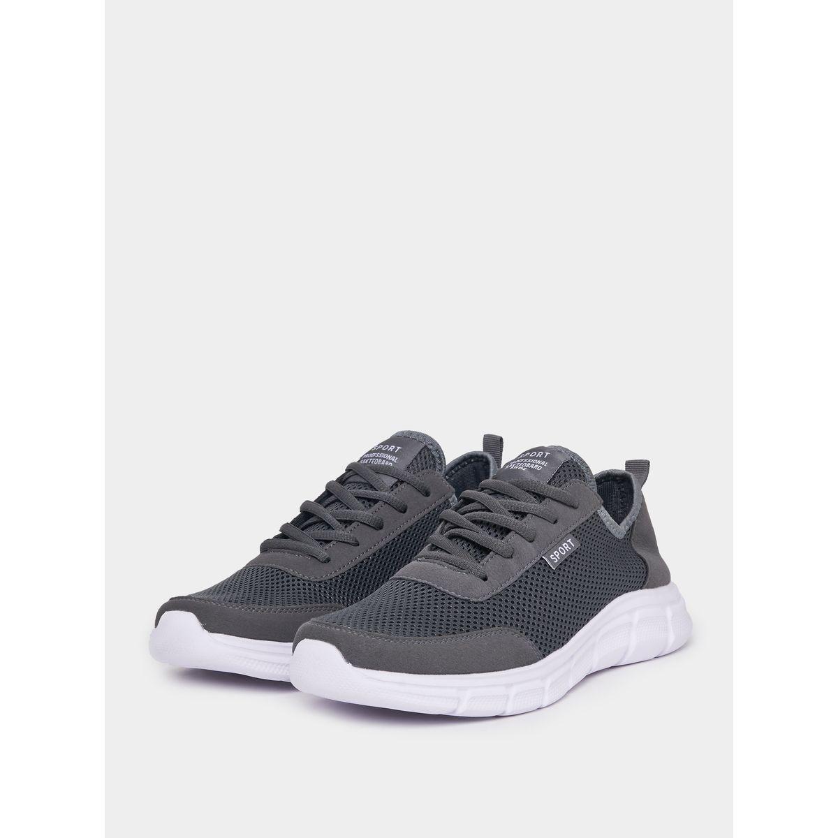 حذاء سنيكرز بتفاصيل شبكية ورباط غلق-men-shoes-sneakers-image-2