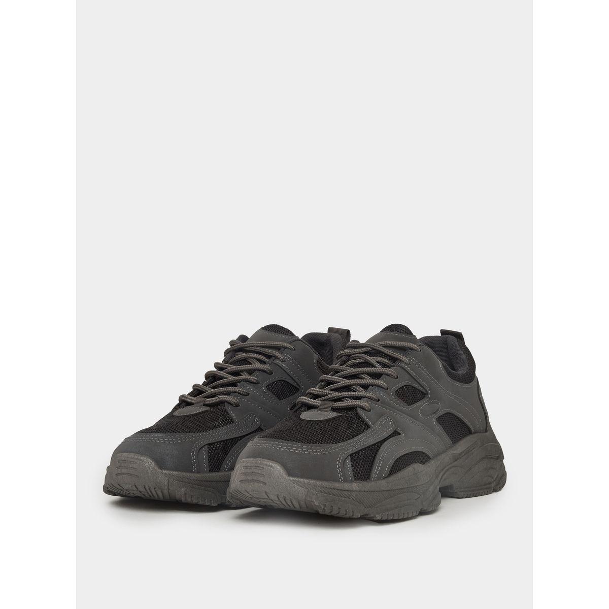 حذاء سنيكرز بكعب شانكي ورباط غلق-men-shoes-sneakers-image-1