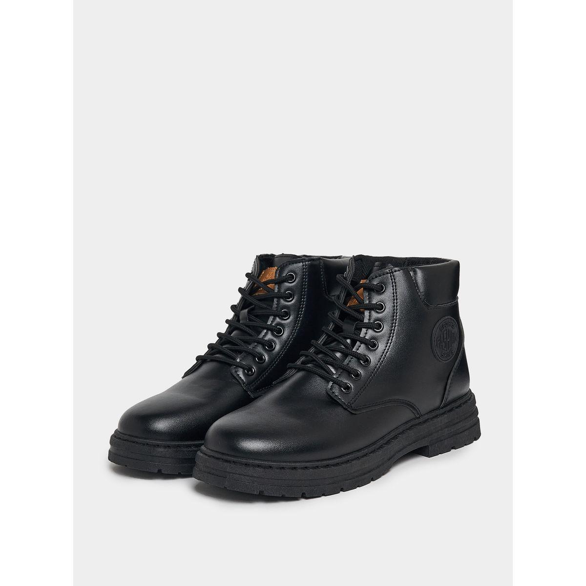 حذاء بوت كلاسيك بمقدمة دائرية ورباط غلق-men-shoes-boots-image-2