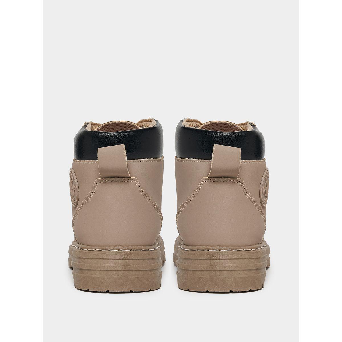 حذاء بوت كلاسيك بمقدمة دائرية ورباط غلق-men-shoes-boots-image-4