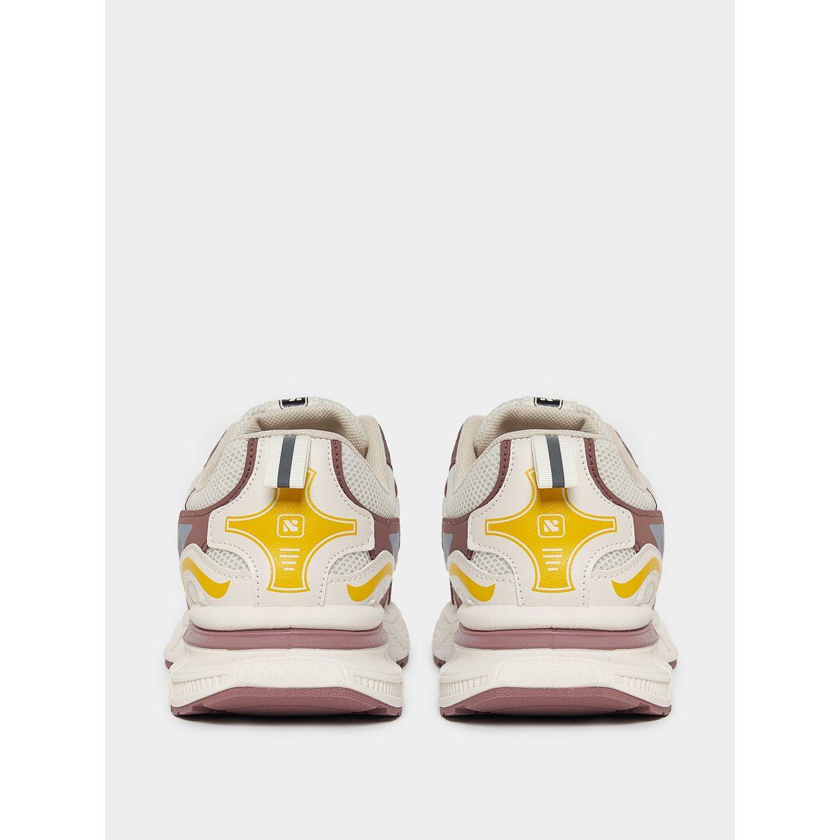 حذاء سنيكرز بنعل شانكي ونمط جرافيك-men-shoes-sneakers-image-4