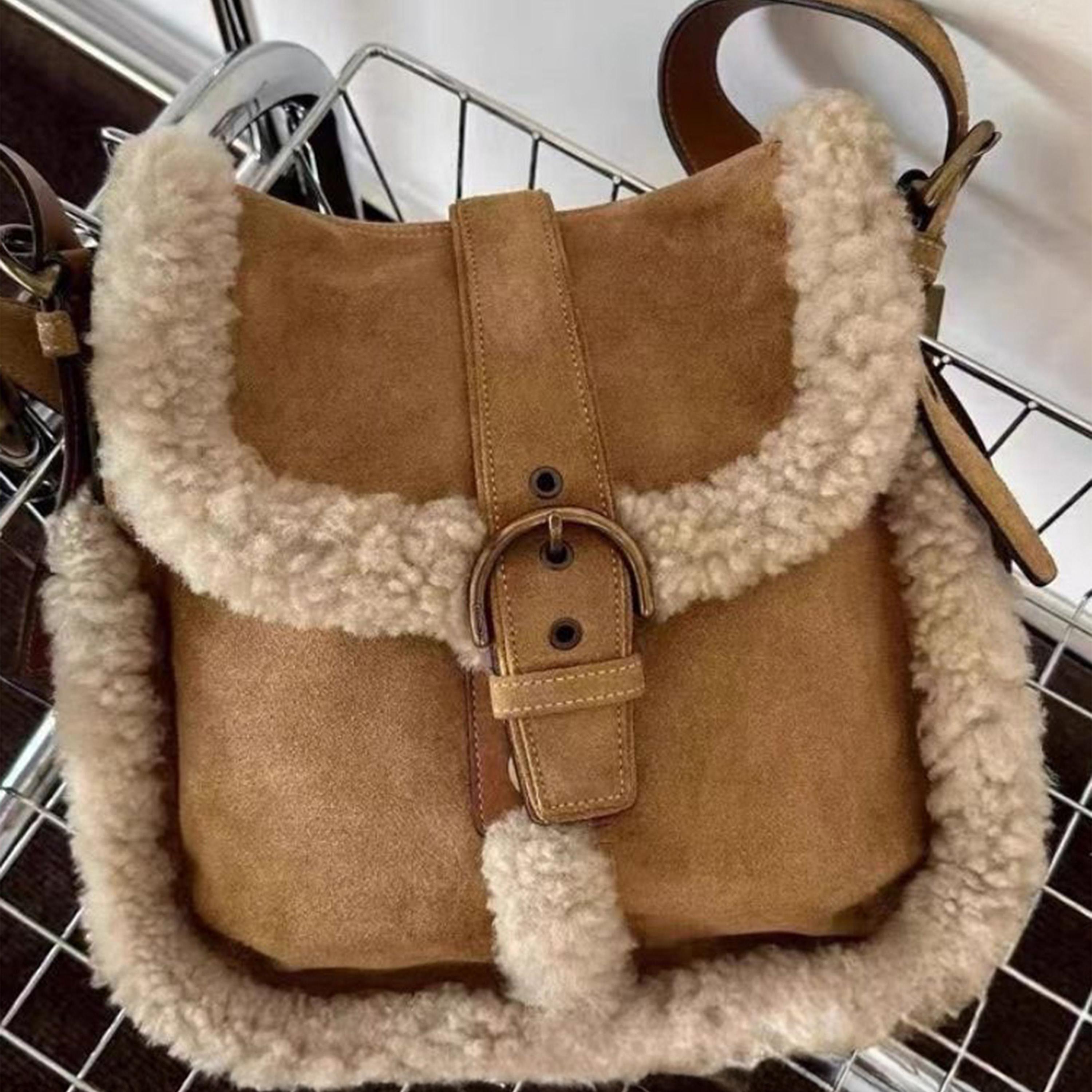ستايلي - حقيبة كتف مزينة بالفرو مع مشبك-women-bagsandwallets-handbags-image-1