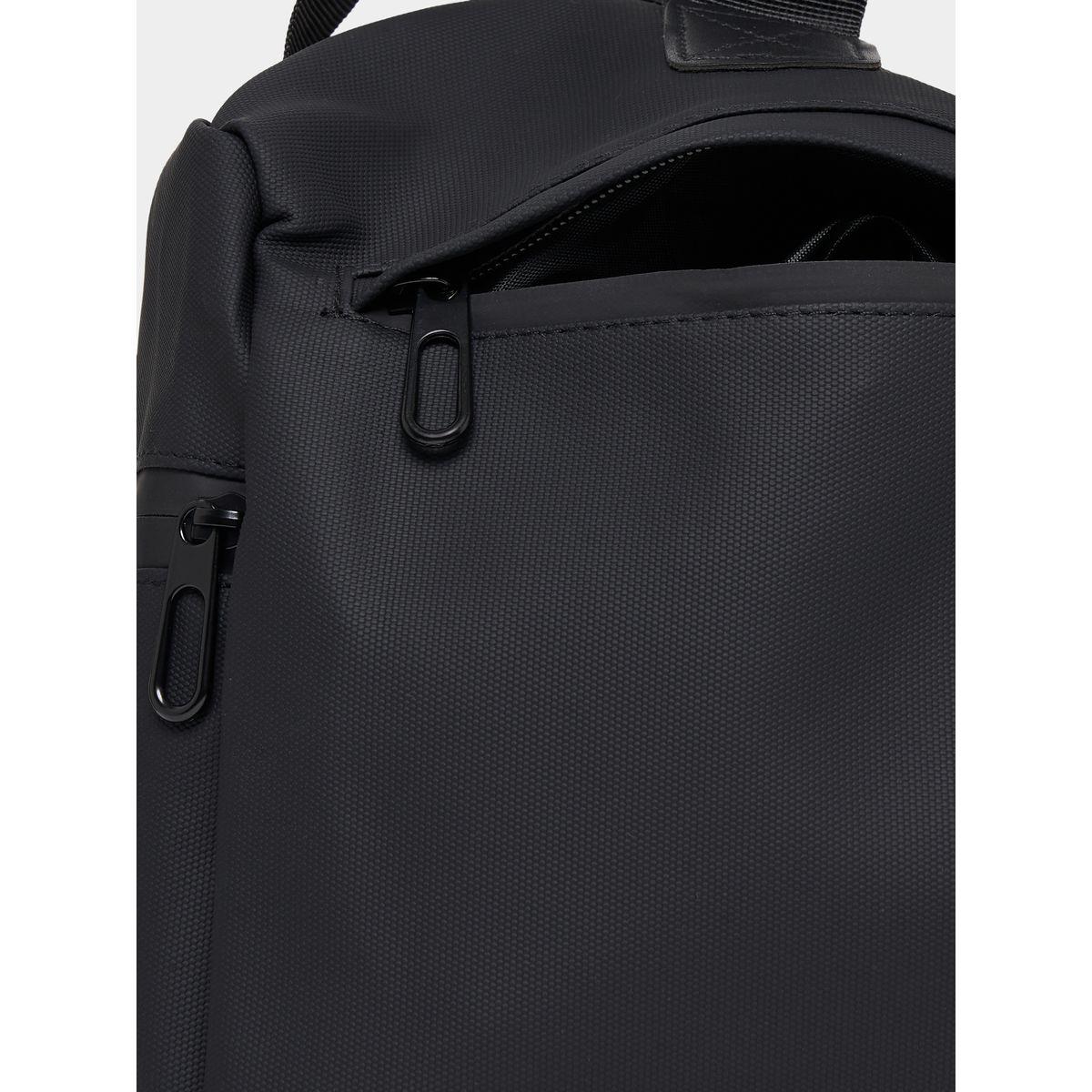 شنطة جيم سادة مع جيوب بسحَّاب غلق-travel-luggagesandbags-dufflebags-image-3