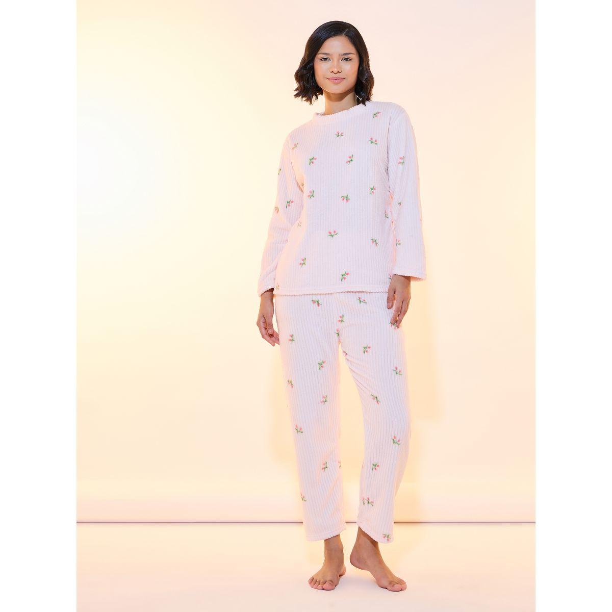 طقم من بنطال بيجاما وبلوزة فليس بطبعة زهور-women-clothing-nightwear-pyjamas-longsets-image-1