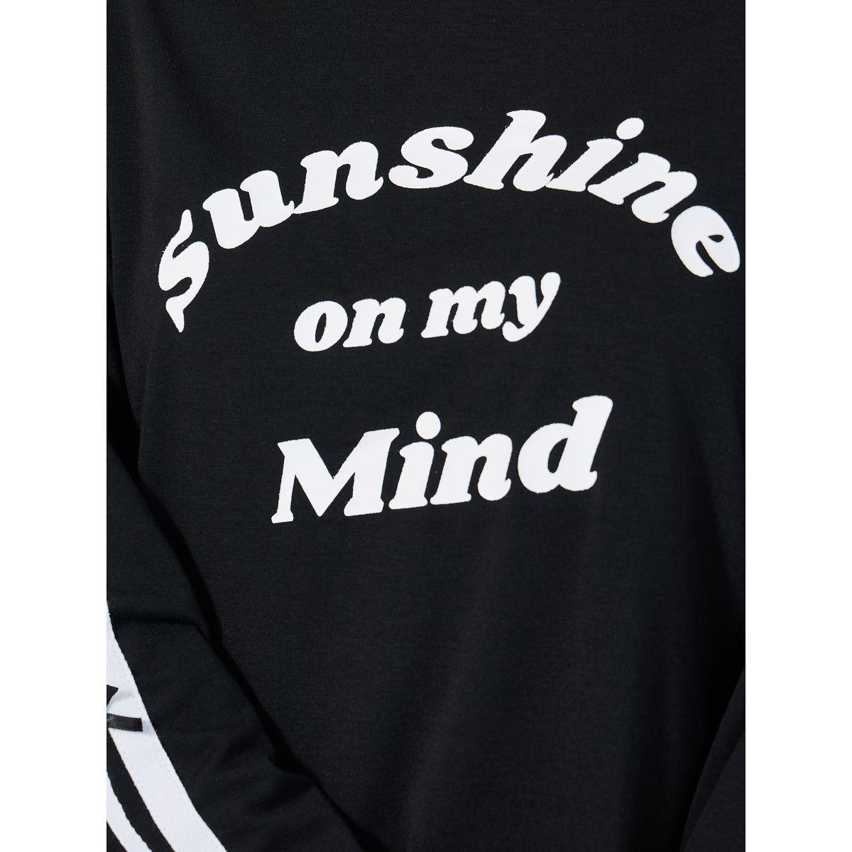 تيشيرت فضفاض بطبعة كتابة ومزين بربطات فيونكة-women-clothing-tshirts-image-4