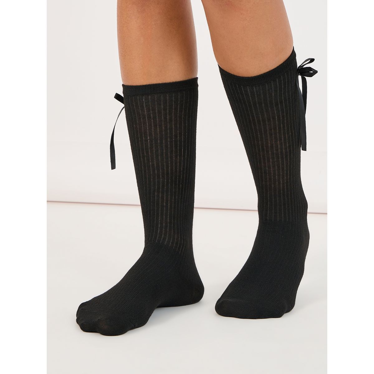 جوارب مزينة بربطة ريبون-women-socksandstockings-image-1