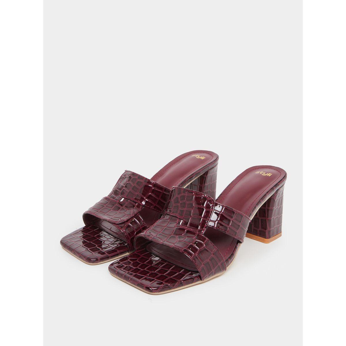 صندل بمقدمة مربعة وتفاصيل بارزة الملمس-women-shoes-heels-image-3