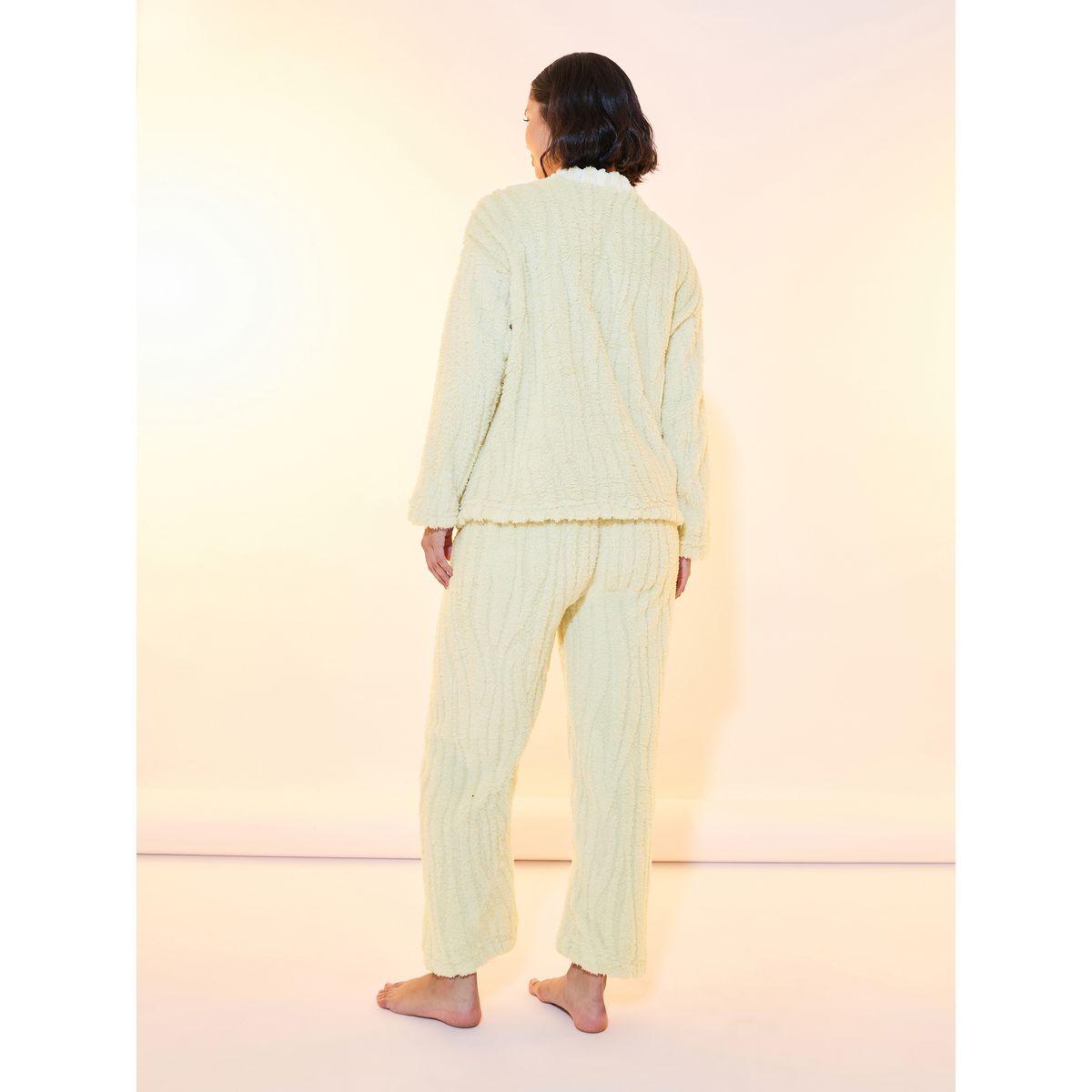 طقم من بنطال بيجاما مع بلوزة فليس مزينة بزهور-women-clothing-nightwear-pyjamas-longsets-image-4