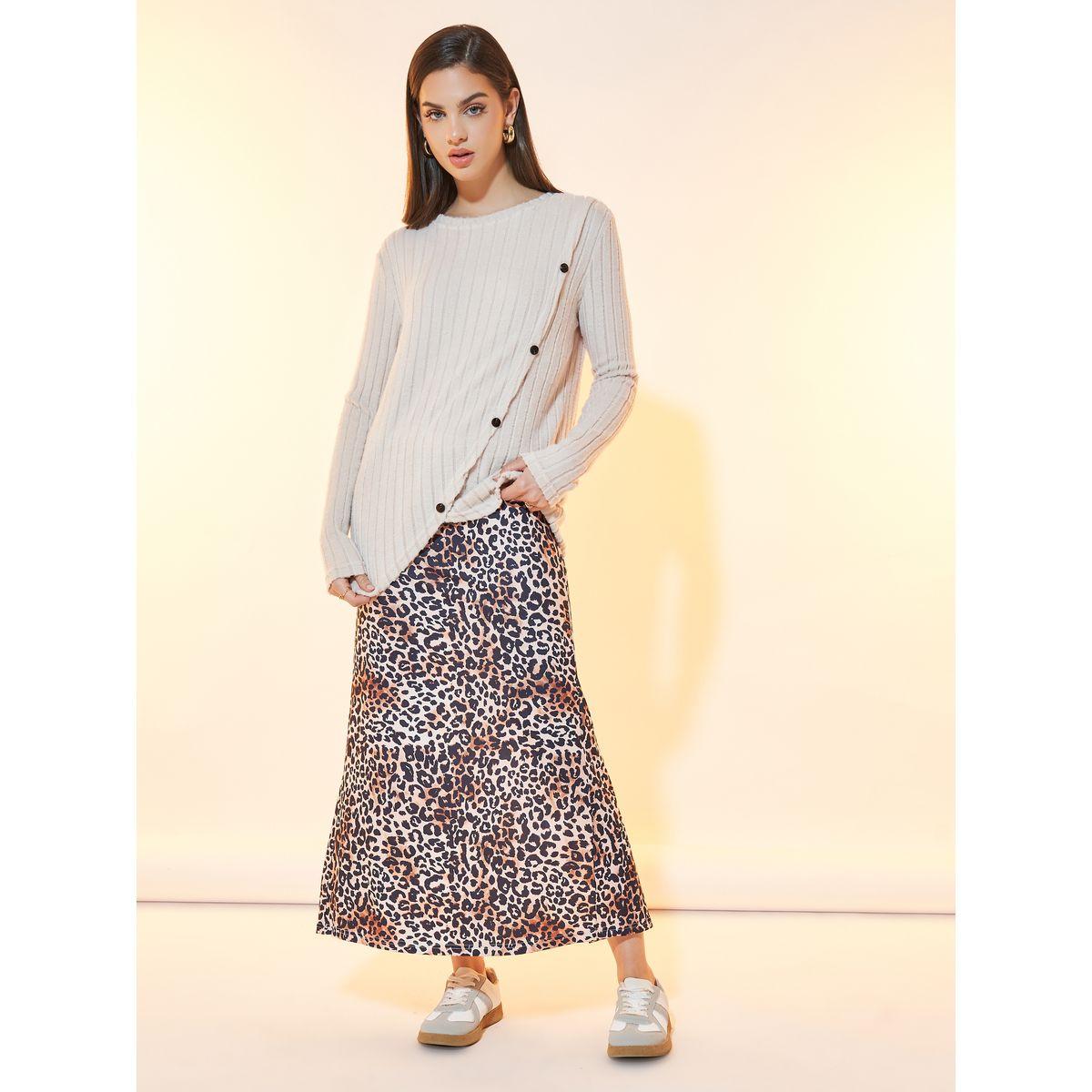 Styli Asymmetric Hem Button Detail Textured Knit Top-women-clothing-shirtsandblouses-blouses-image-2
