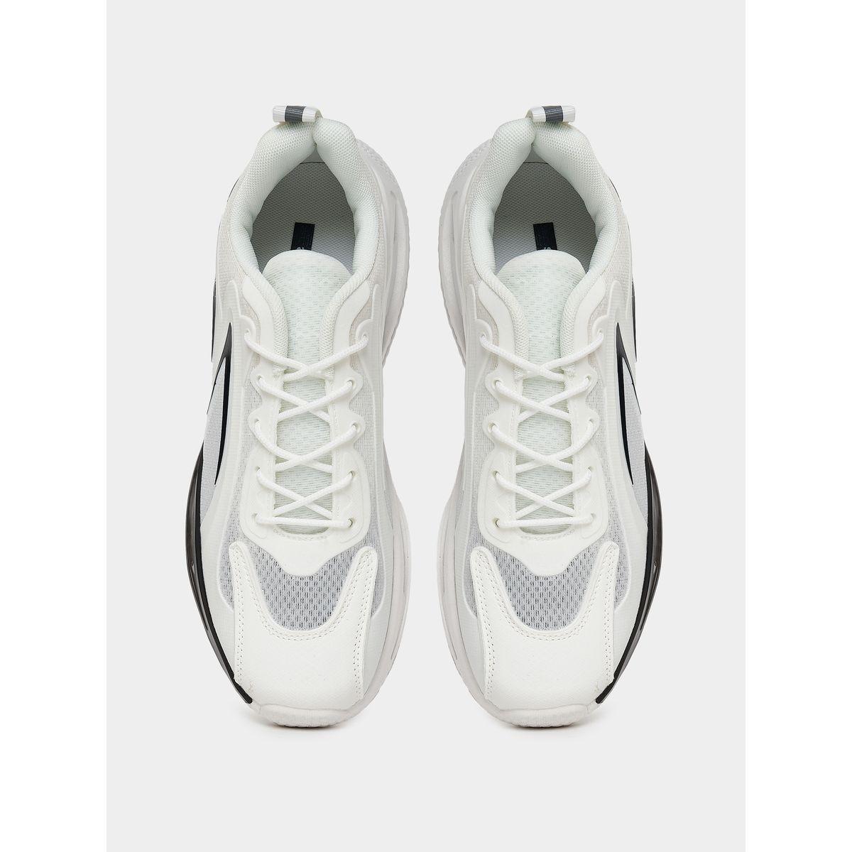 حذاء سنيكرز بتفاصيل شبكية ورباط غلق-men-shoes-sneakers-image-5