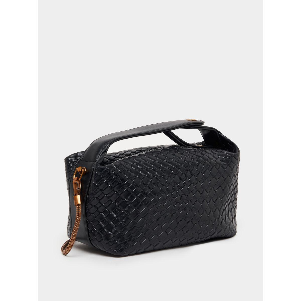 شنطة يد بتفاصيل بارزة الملمس وحزام مضفر-women-bagsandwallets-handbags-image-4
