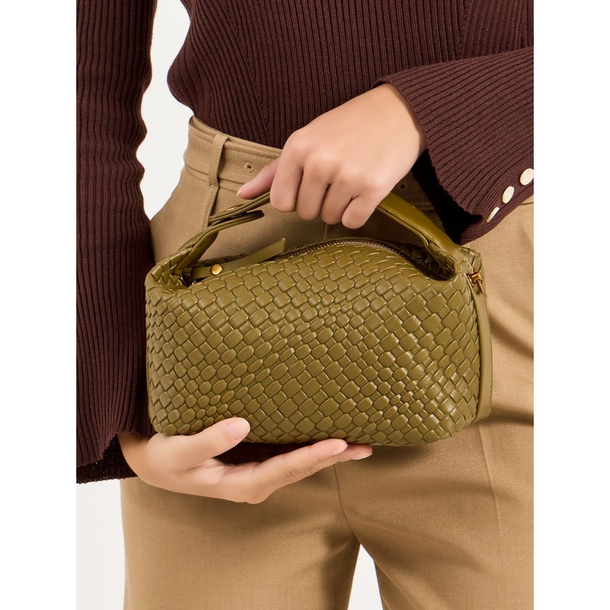 شنطة يد بتفاصيل بارزة الملمس وحزام مضفر-women-bagsandwallets-handbags-image-3