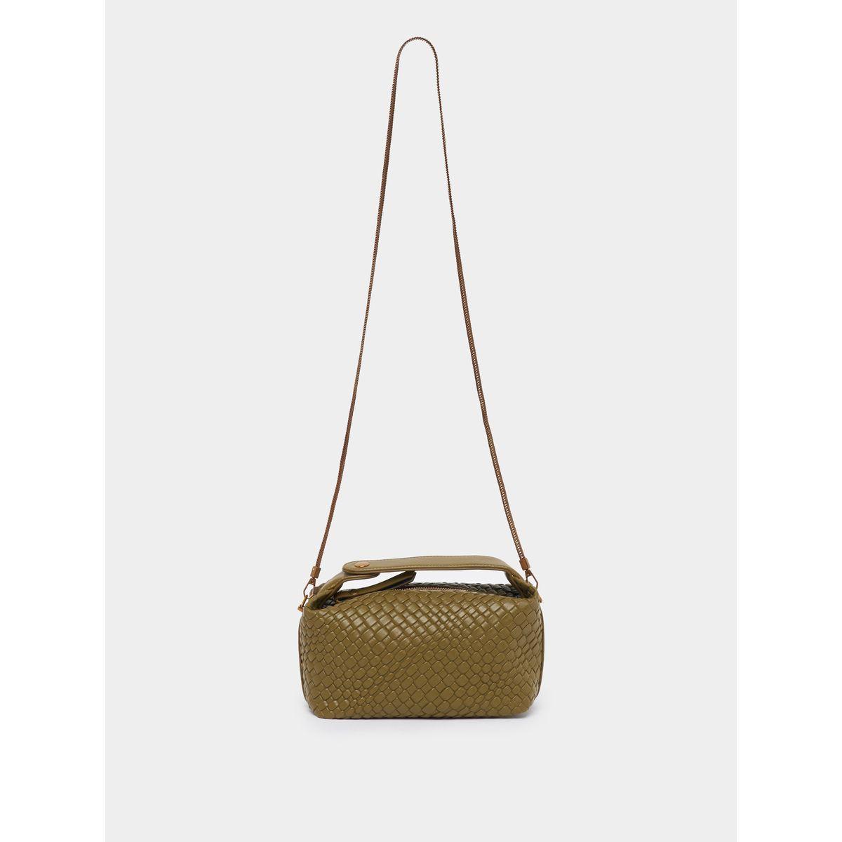 شنطة يد بتفاصيل بارزة الملمس وحزام مضفر-women-bagsandwallets-handbags-image-5