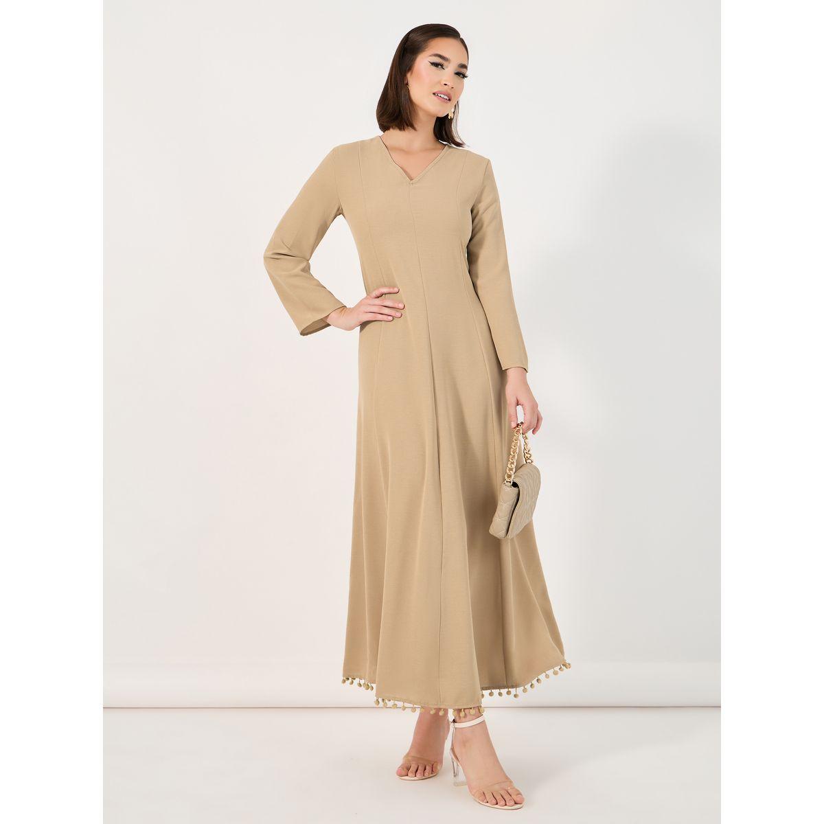 جلابية بحواف مزينة بكرات بوم بوم وأربطة-women-arabicclothing-jalabiyas-image-1