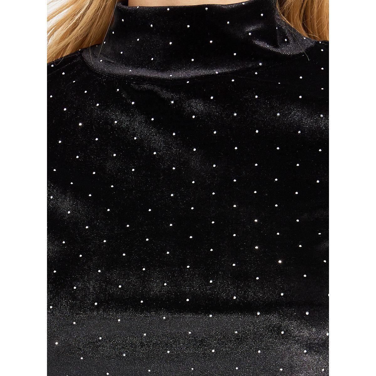 بلوزة مخمل بياقة عالية وتفاصيل منمقة-women-clothing-shirtsandblouses-blouses-image-4