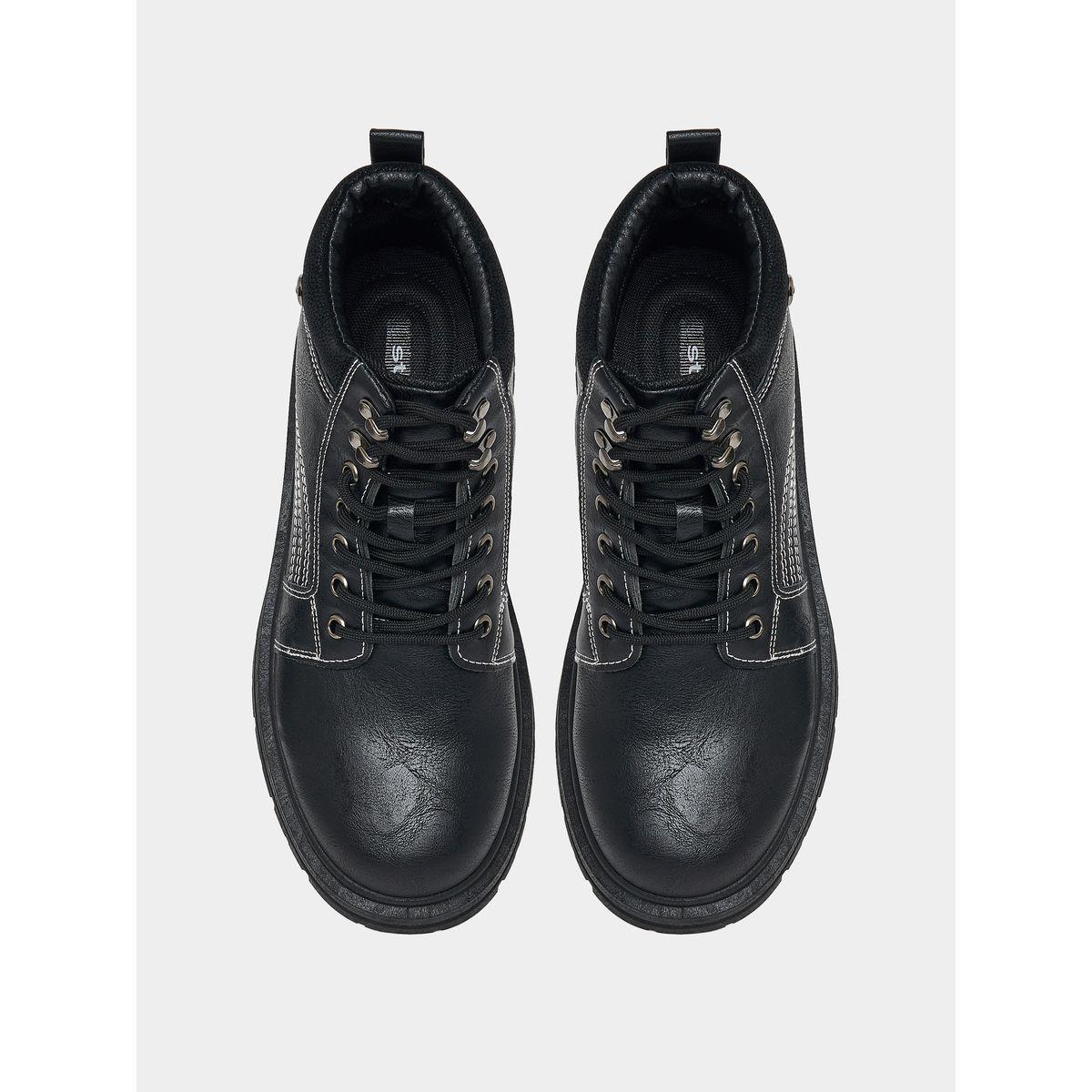 حذاء بوت بمقدمة دائرية وتفاصيل مدروزة-men-shoes-boots-image-5