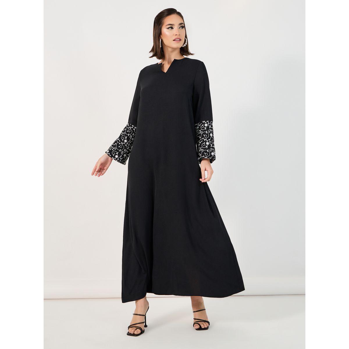 جلابية بأكمام طويلة وحواف بأساور مُطرّزة-women-arabicclothing-jalabiyas-image-1