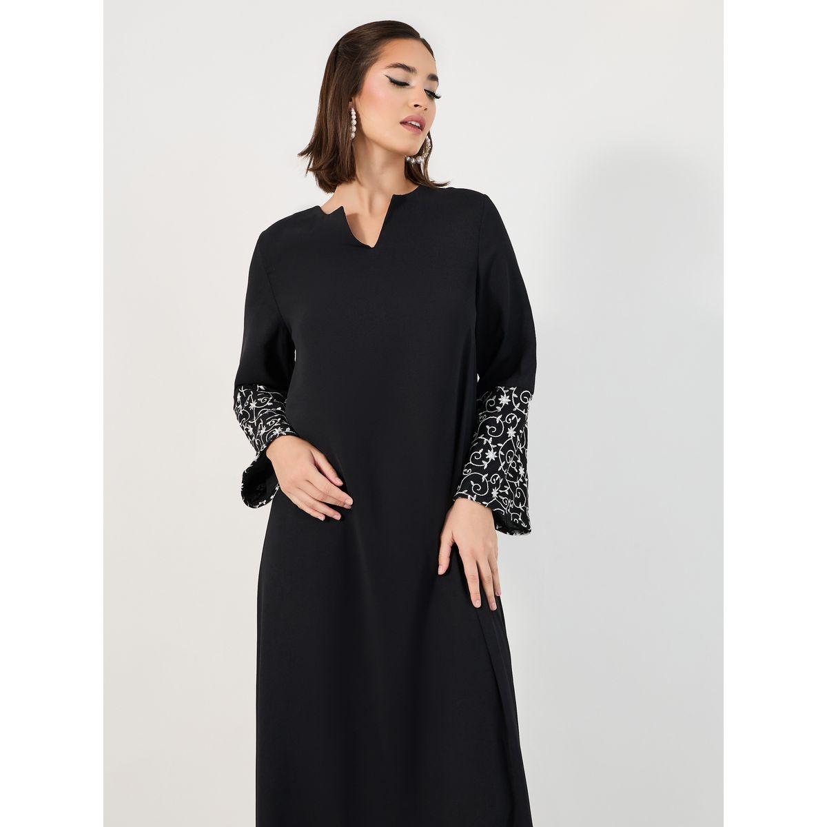 جلابية بأكمام طويلة وحواف بأساور مُطرّزة-women-arabicclothing-jalabiyas-image-2