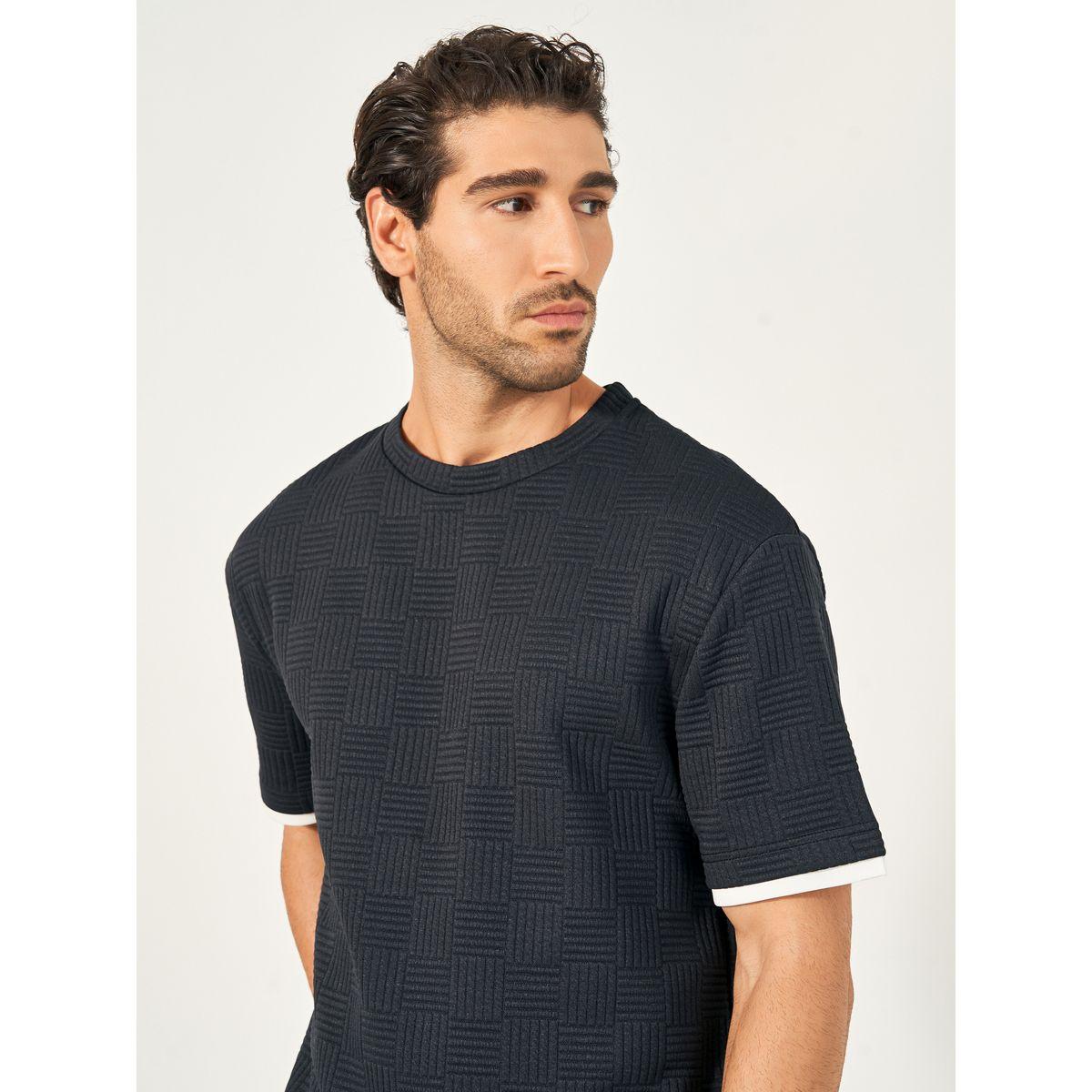 تيشيرت فضفاض بطبعة مربعات وتفاصيل مُتباينة-men-clothing-tshirtsandpolos-tshirts-image-1