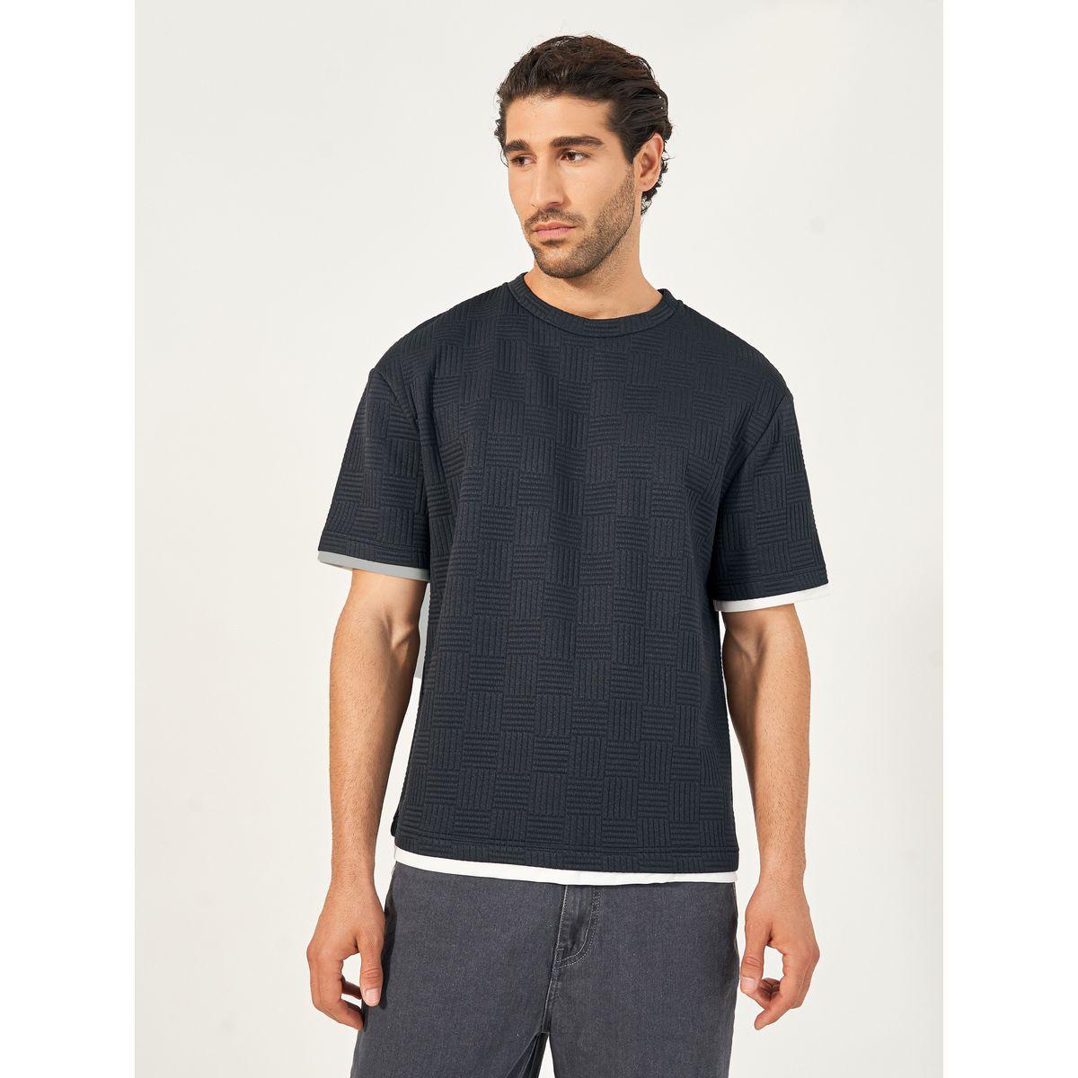 تيشيرت فضفاض بطبعة مربعات وتفاصيل مُتباينة-men-clothing-tshirtsandpolos-tshirts-image-3