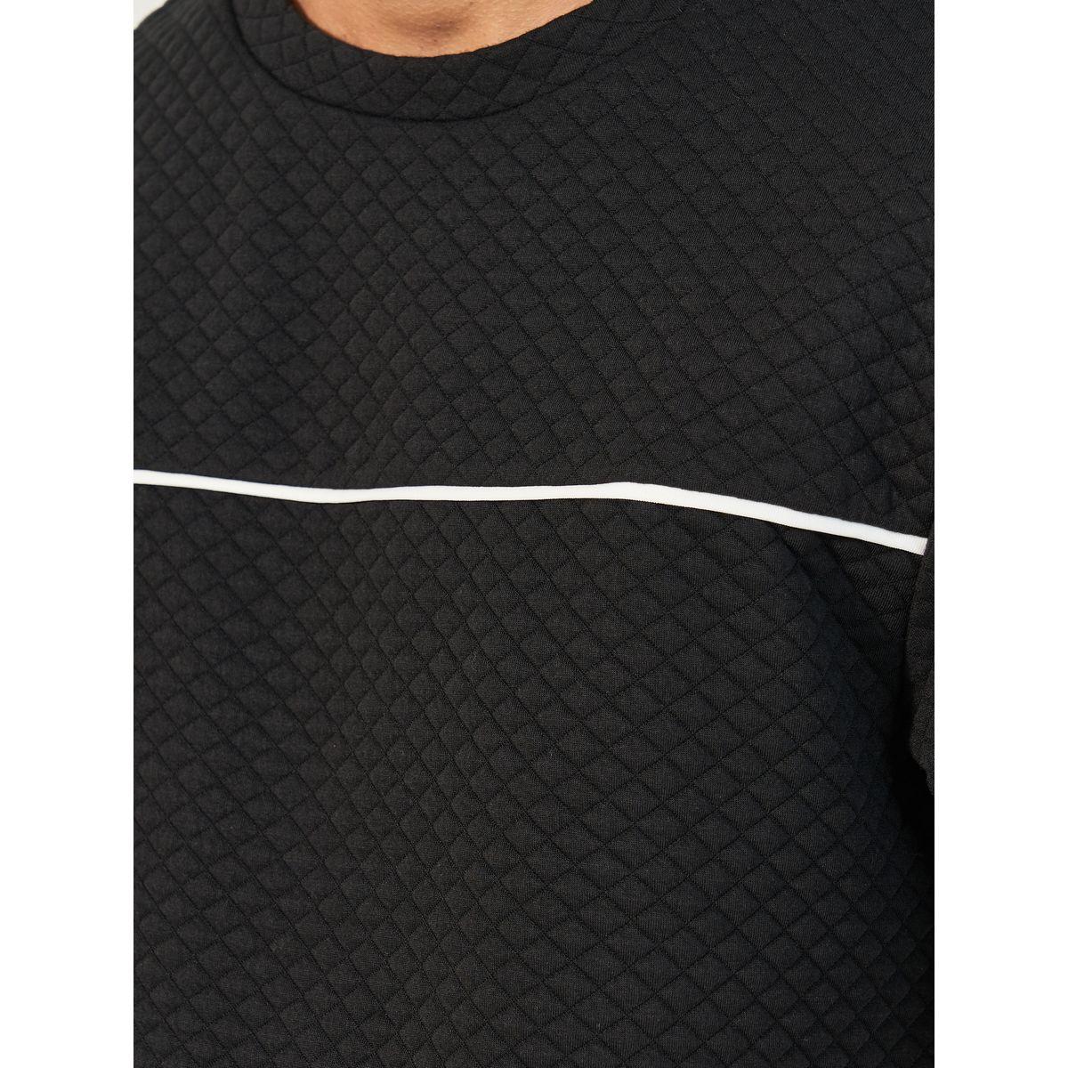 Styli Quilted Texture Contrast Piping Insert Oversized T-Shirt-men-clothing-tshirtsandpolos-tshirts-image-3