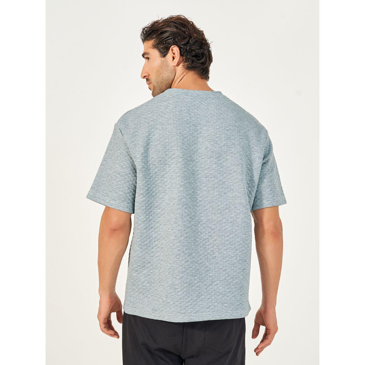 تيشيرت فضفاض بتداخلات محزوزة وأكمام قصيرة-men-clothing-tshirtsandpolos-tshirts-image-4