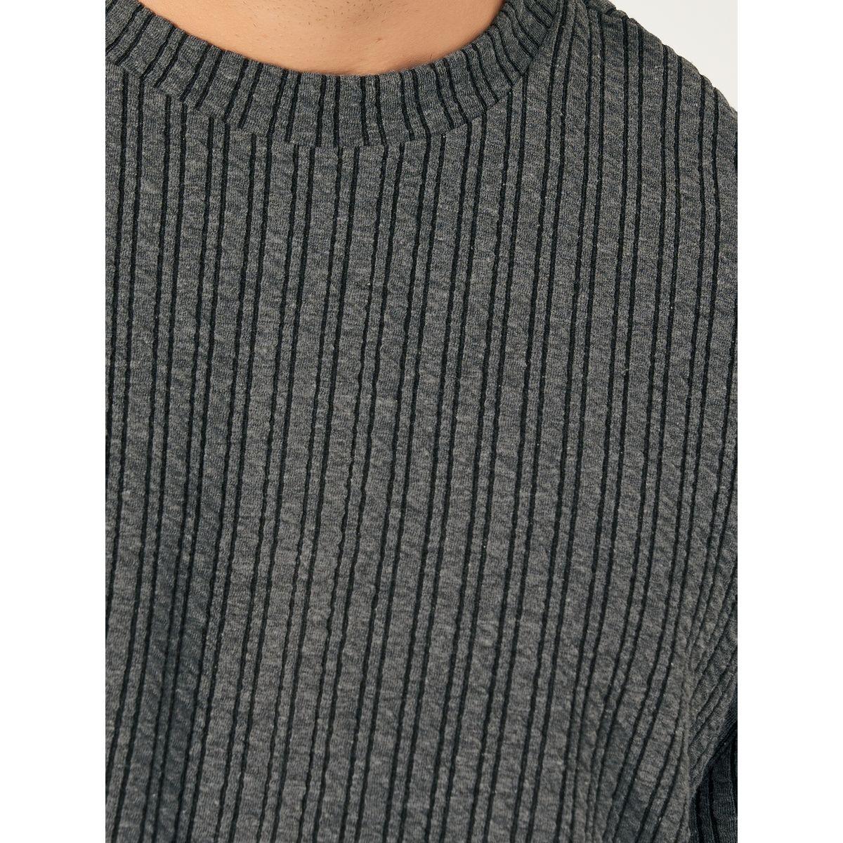 تيشيرت مُجسم سيرساكر مع أكمام ملفوفة-men-clothing-tshirtsandpolos-tshirts-image-3