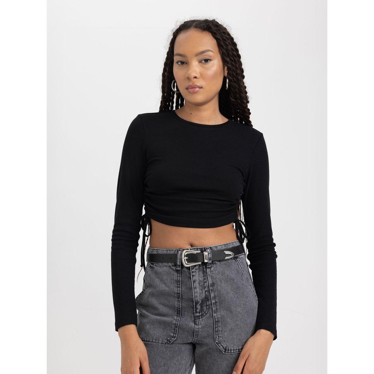 تيشيرت قصير مُجسم بتفاصيل مزمومة ديفاكتو × ستايلي-women-clothing-tshirts-image-1