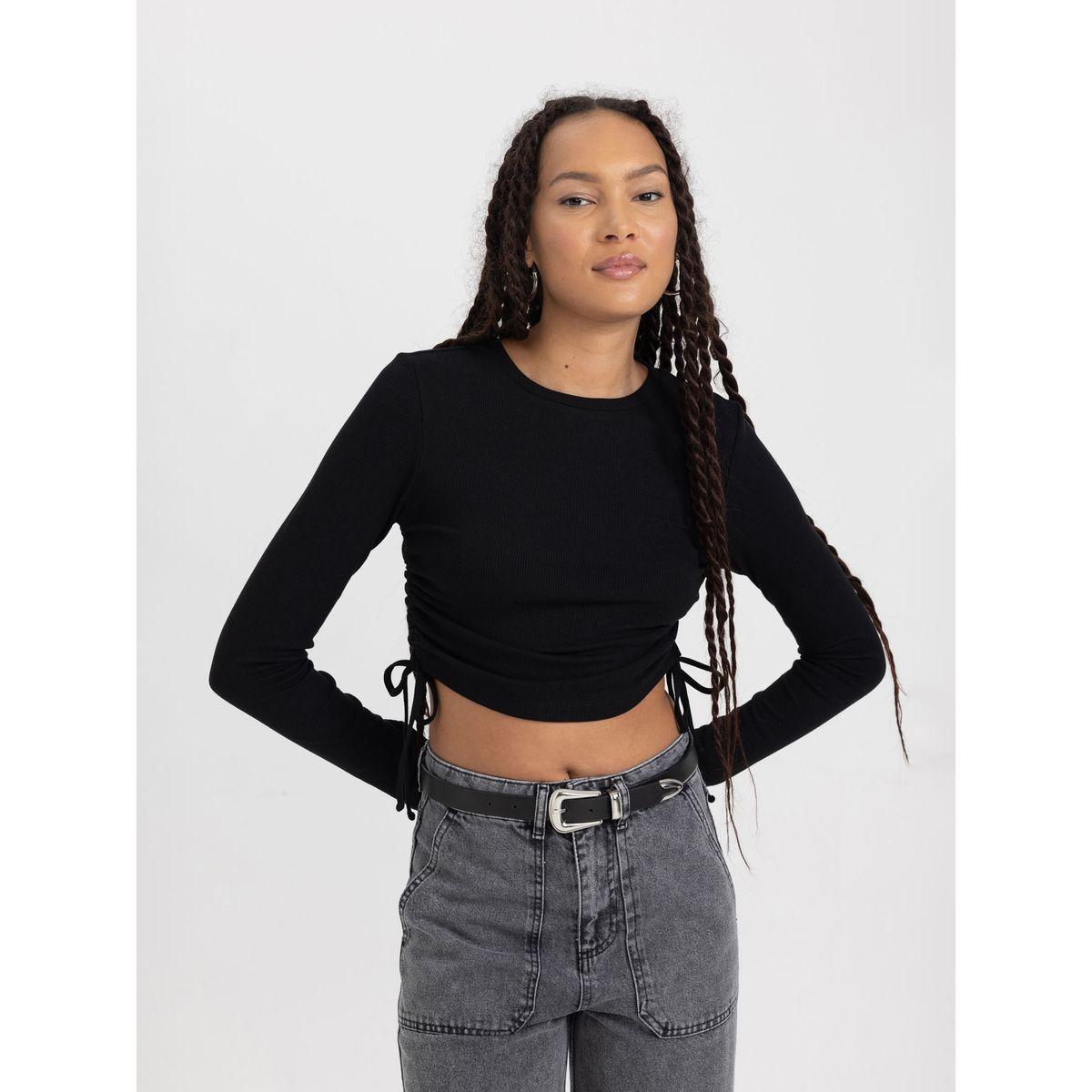 تيشيرت قصير مُجسم بتفاصيل مزمومة ديفاكتو × ستايلي-women-clothing-tshirts-image-3
