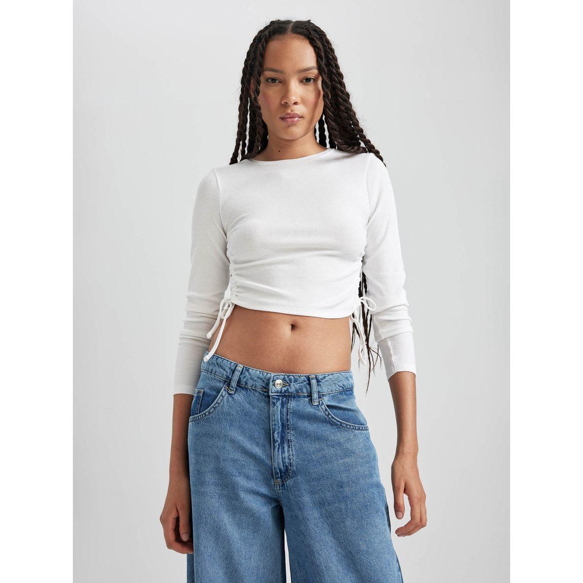تيشيرت قصير مُجسم بتفاصيل مزمومة ديفاكتو × ستايلي-women-clothing-tshirts-image-2