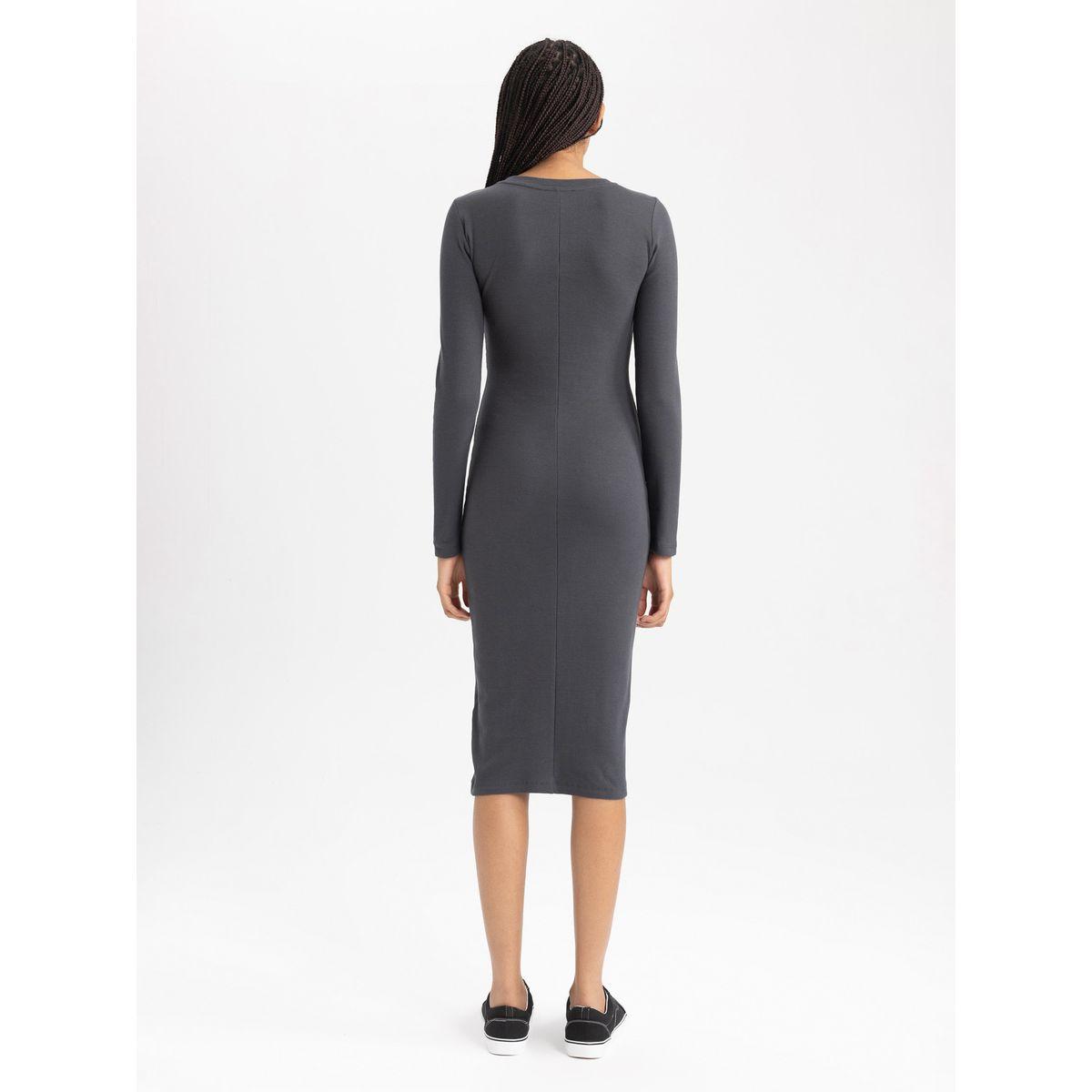 فستان ميدي بديكون بتفاصيل مضلعة وياقة دائرية ديفاكتو × ستايلي-women-clothing-dresses-image-4