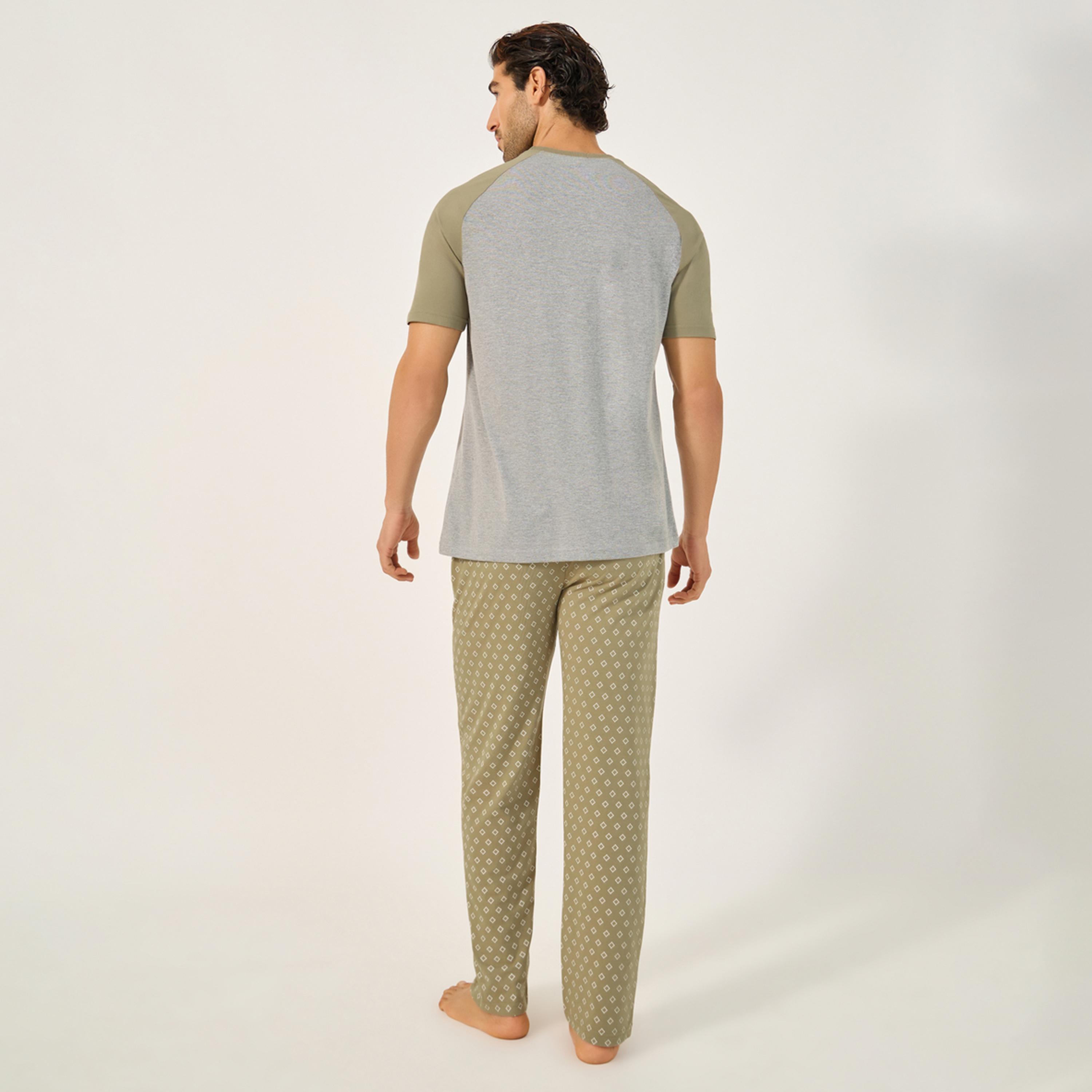 Styli Unwind Color Block Raglan Sleeve T-Shirt And Printed Pyjama Set-men-clothing-nightwear-sets-image-5