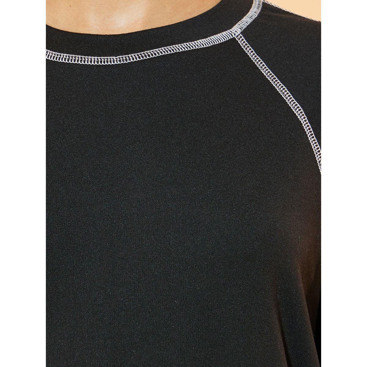 تيشيرت بتفاصيل مُتباينة وأكمام ريجلان-women-clothing-tshirts-image-4