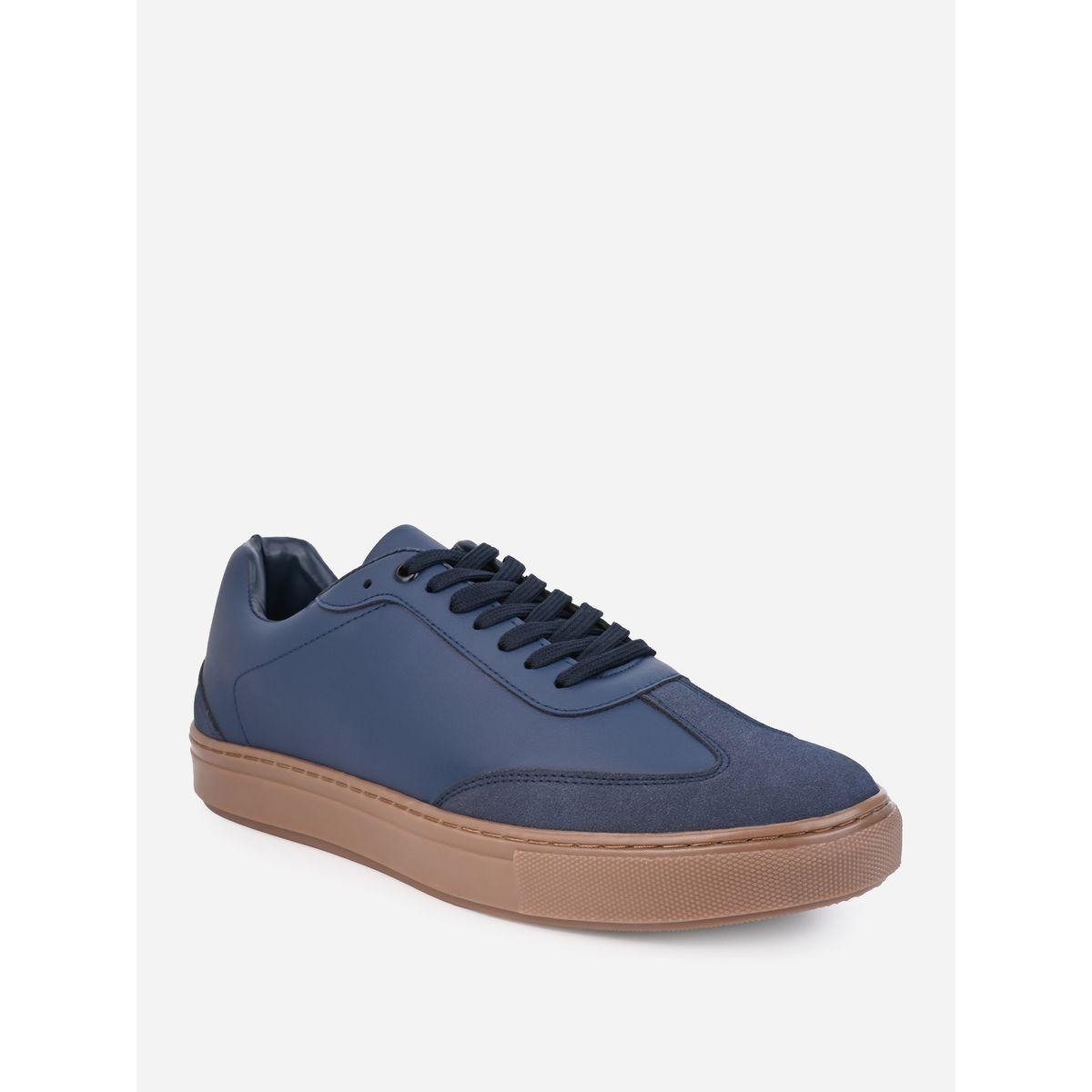 حذاء سنيكرز بتفاصيل درزات ورباط غلق-men-shoes-sneakers-image-4